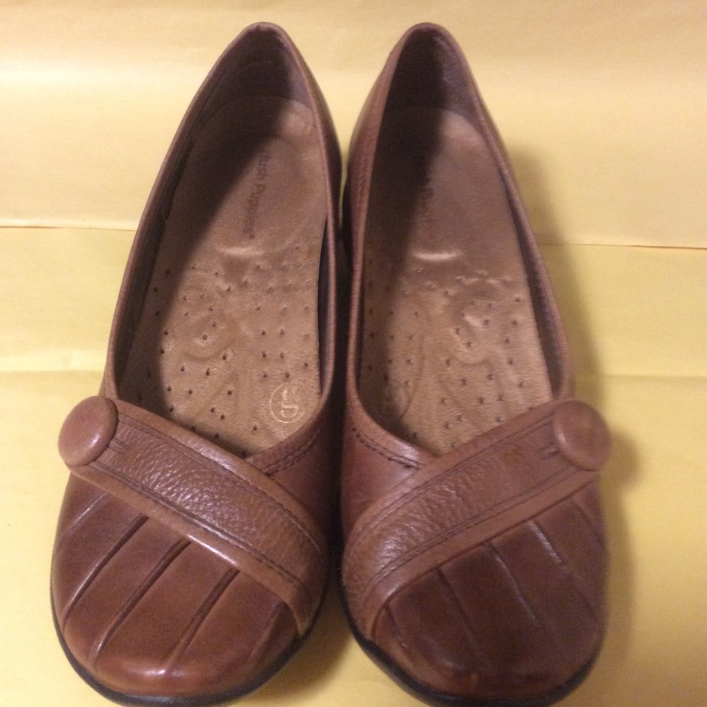 Huge Puppies 6.5 brown flats
